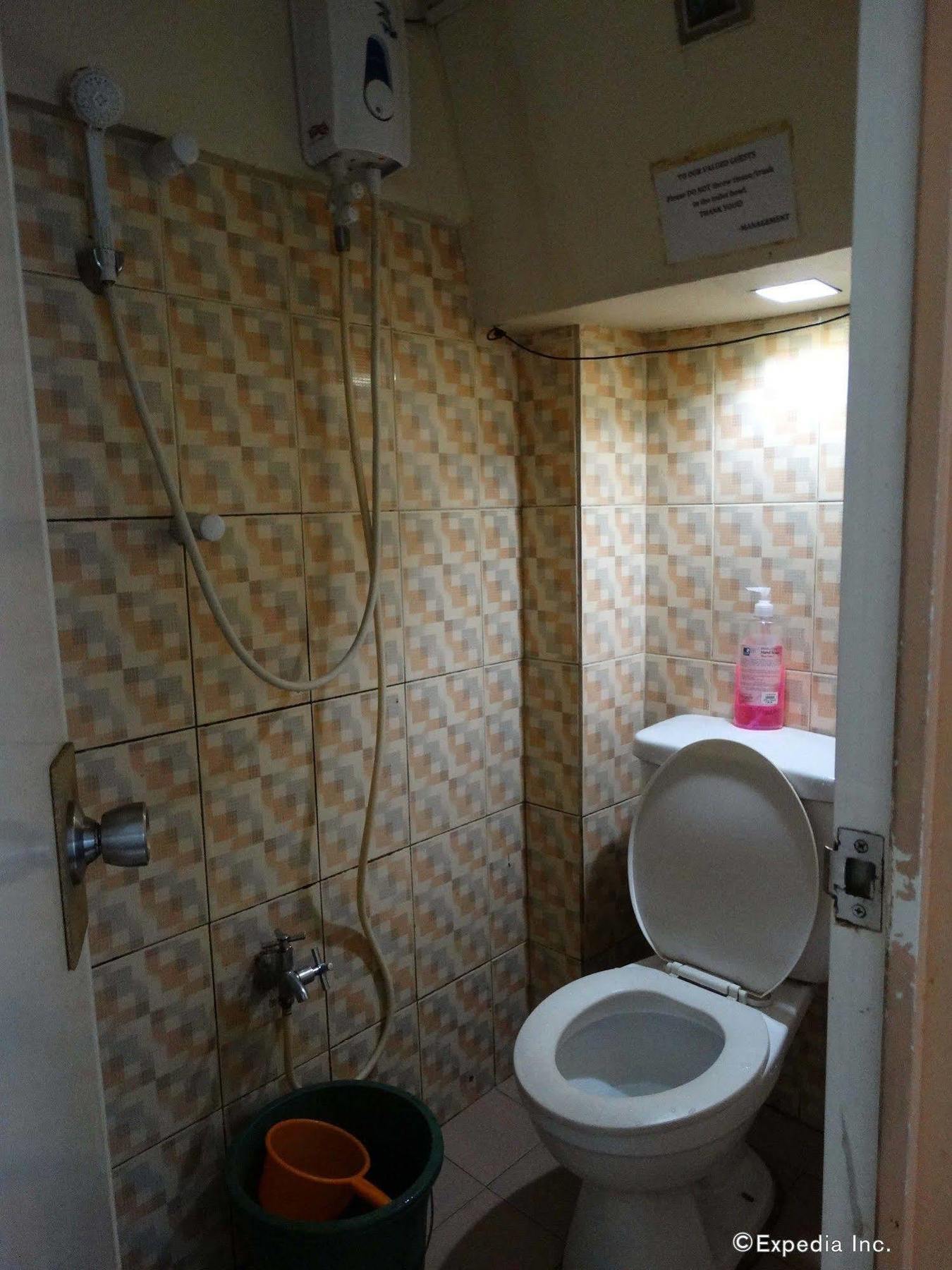 Gaius Inn Манила Екстериор снимка